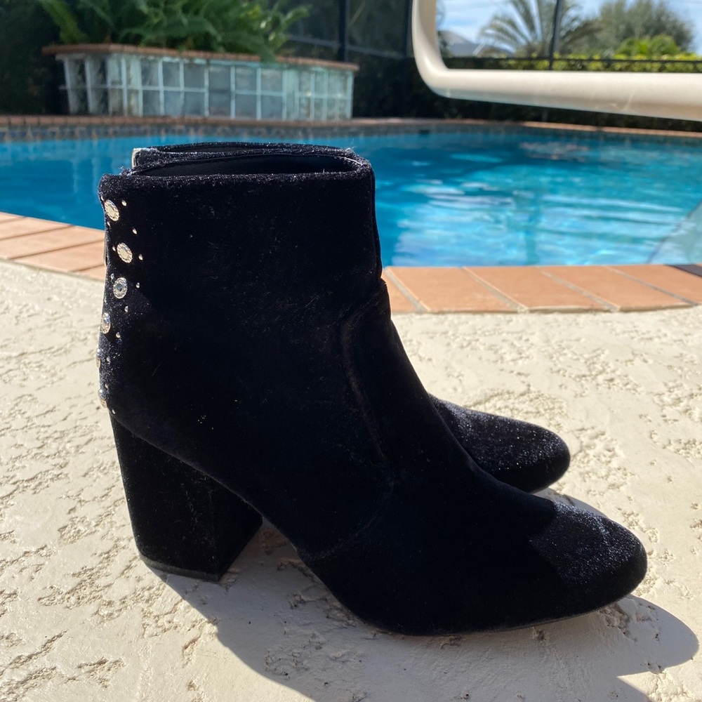 Black Velvet G by Guess Booties